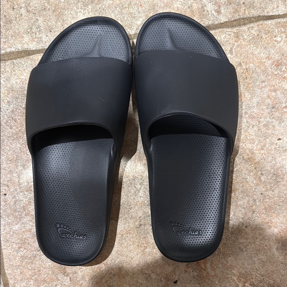 Cachet Women's Black Slide Sandals